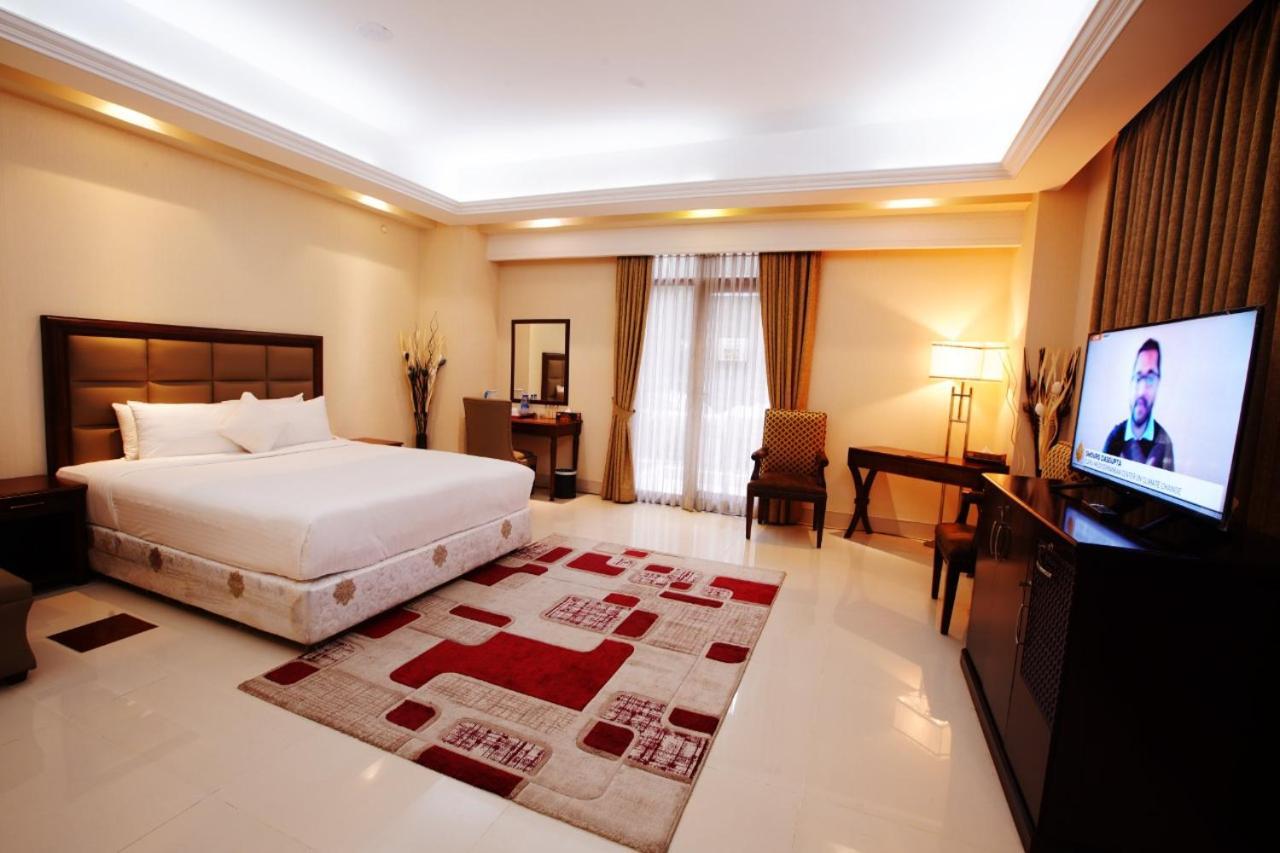 The Royal Paradise Dhaka Ngoại thất bức ảnh