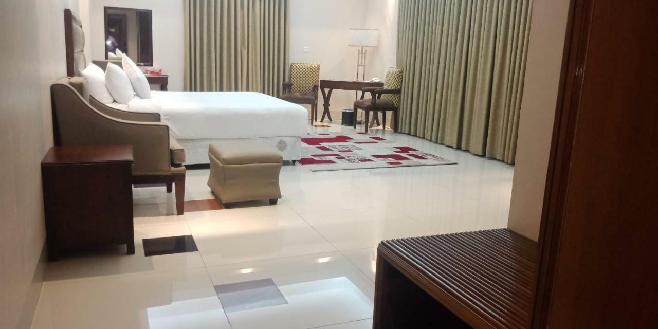 The Royal Paradise Dhaka Ngoại thất bức ảnh